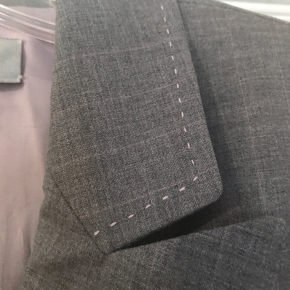Tahari gray blazer - Picture 3 of 7